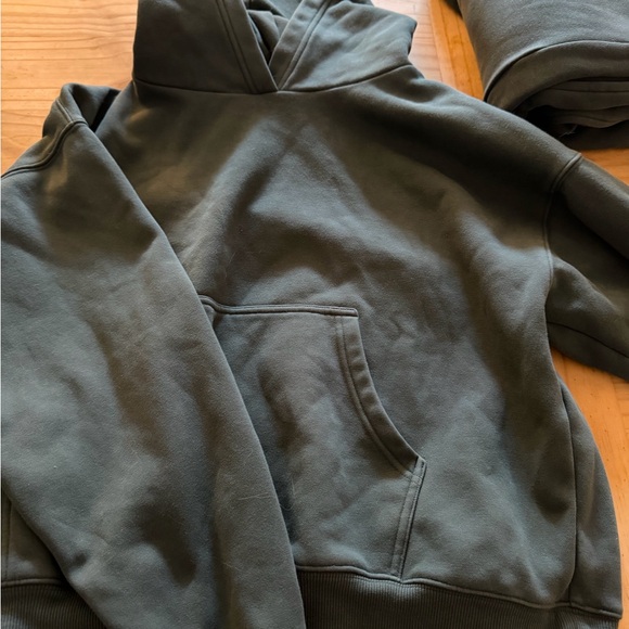 Fabletics Teal set - Picture 4 of 7